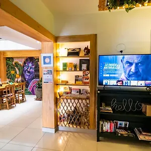 Adn Algo De Nosotros - Malaika Hostel Medellín